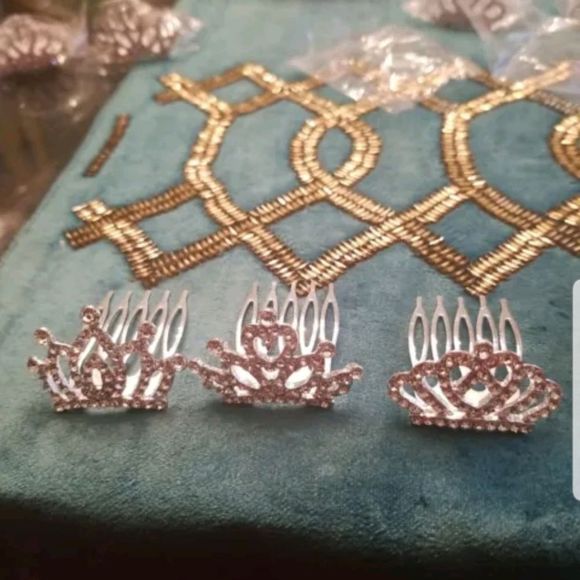 Girls Mini Rhinestone Tiara Crowns Hairpin Combs New Set Of 6! Multiple Styles - Picture 9 of 11